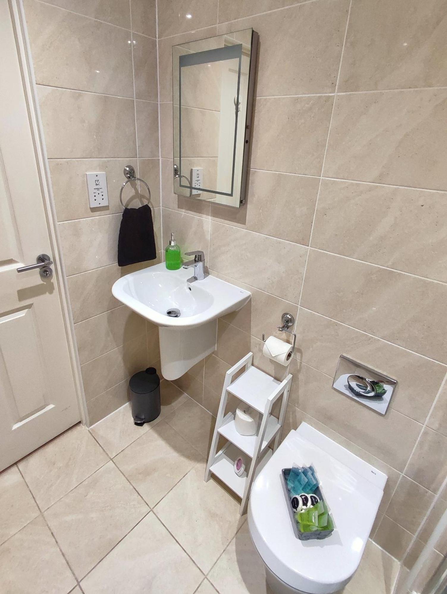 Duplex Apartment In Leeds With King Size Bed - Long Stay Rates Available Eksteriør billede