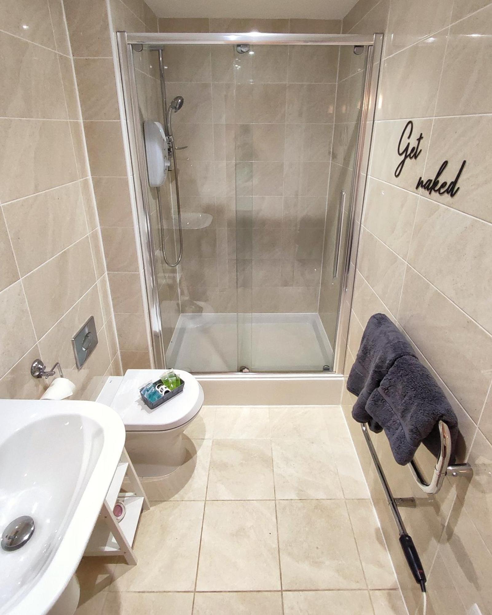 Duplex Apartment In Leeds With King Size Bed - Long Stay Rates Available Eksteriør billede