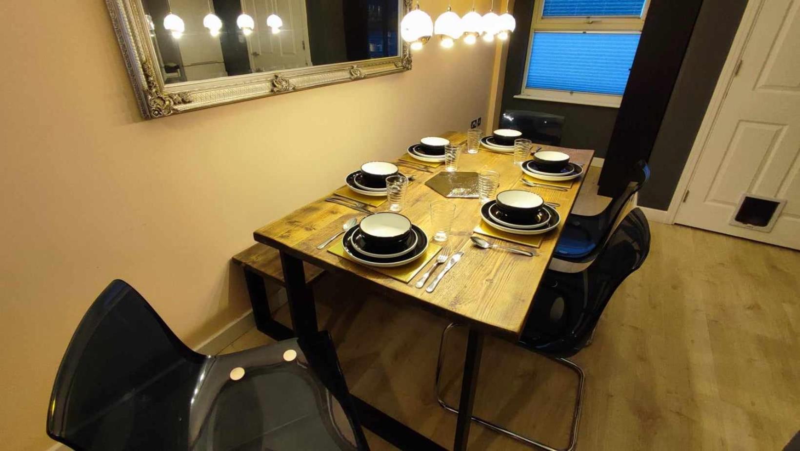 Duplex Apartment In Leeds With King Size Bed - Long Stay Rates Available Eksteriør billede