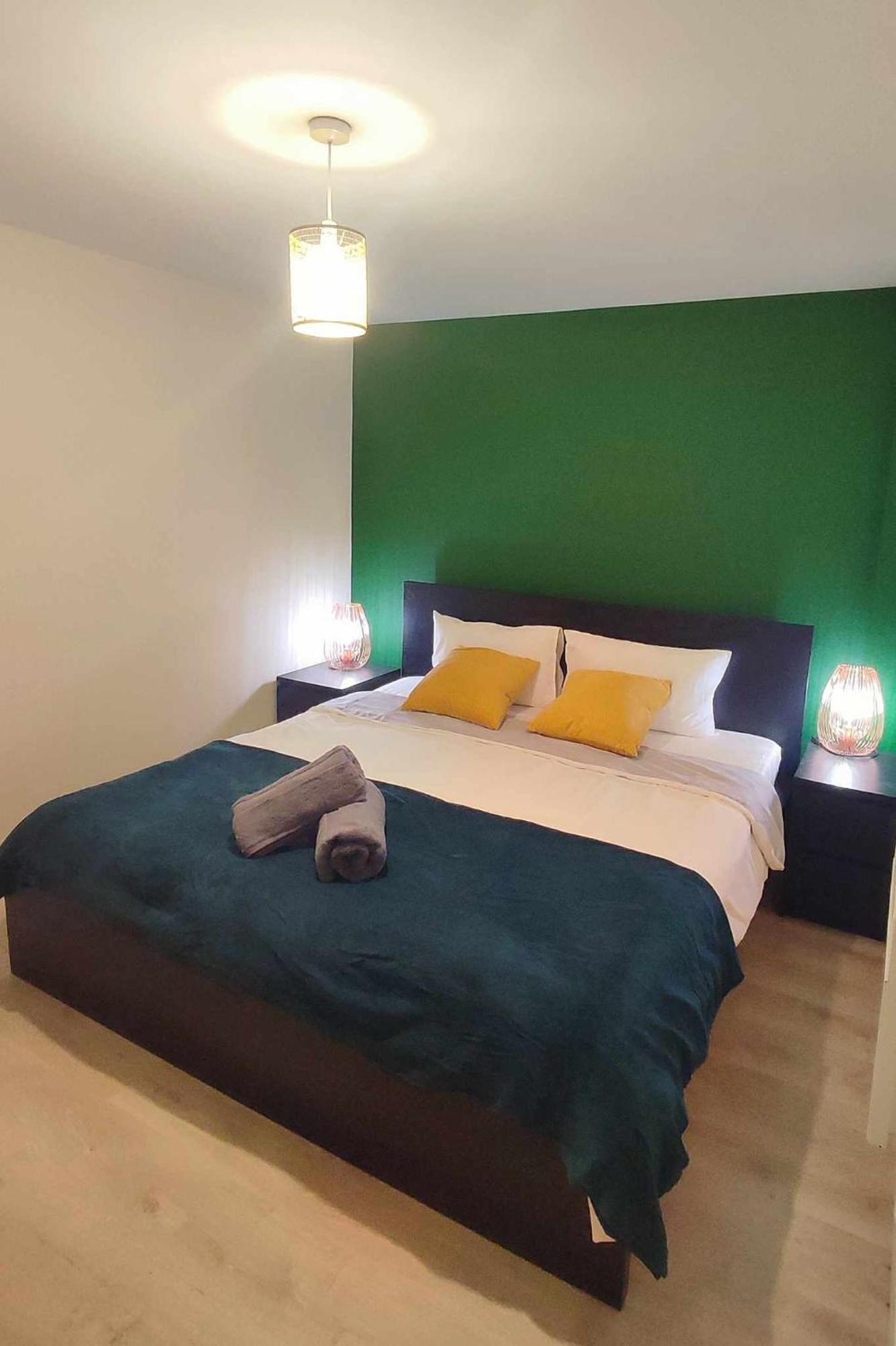 Duplex Apartment In Leeds With King Size Bed - Long Stay Rates Available Eksteriør billede