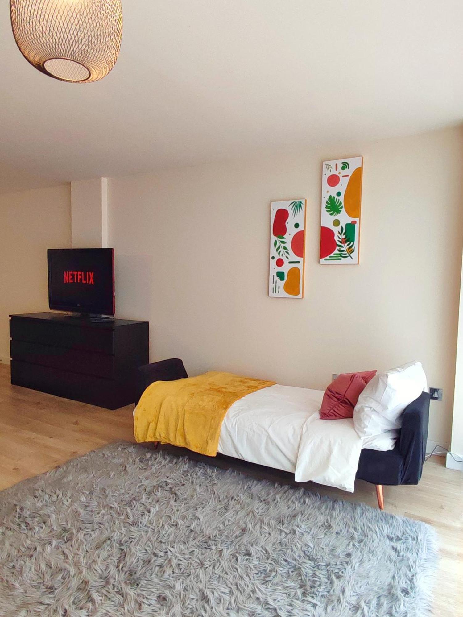 Duplex Apartment In Leeds With King Size Bed - Long Stay Rates Available Eksteriør billede